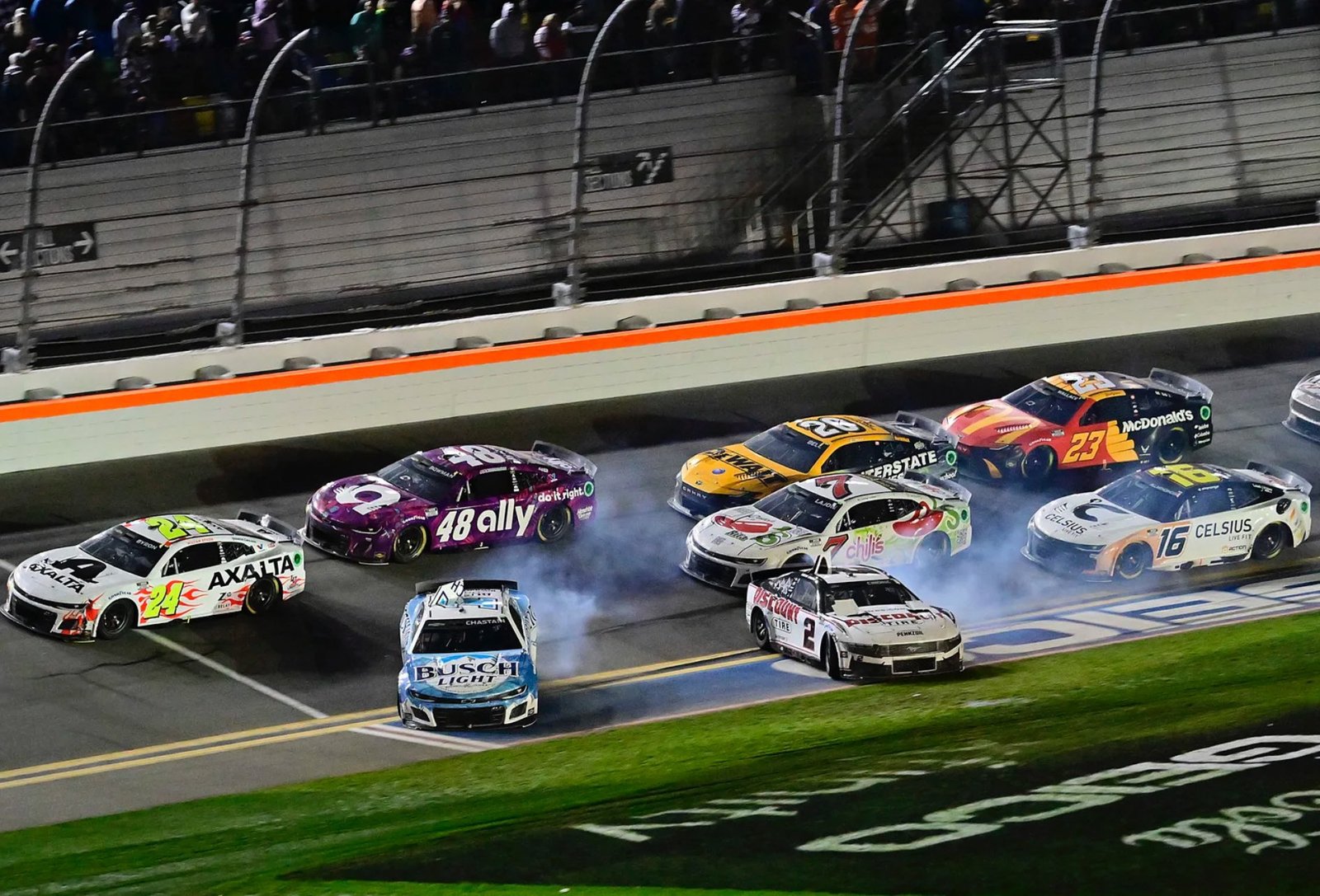 Daytona 500'e damga vuran olaylardan biri, ne olduğunu öğrenmek isteyenleri raporun sonlarına bekleriz.